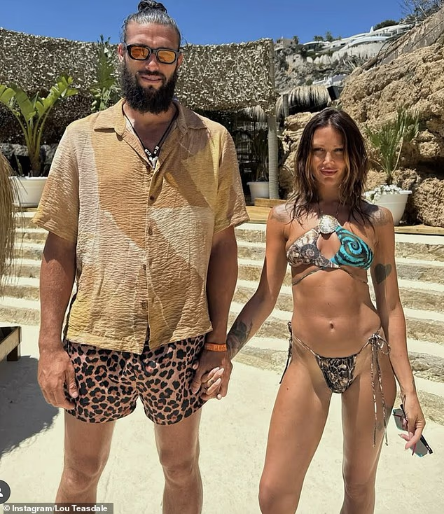 华体会数据中心-都是酒闹的！安迪·卡罗尔与女友恋情破裂，遭遇事业爱情两头空