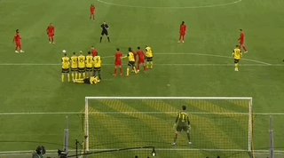 华体会数据中心-穆西亚拉进球绝平，聚勒被球闷倒干扰多特防线？