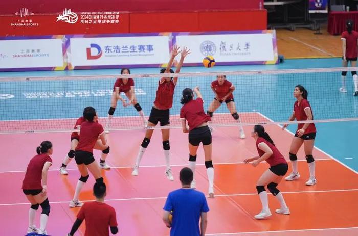 华体会数据中心-U19全锦赛杨舒茗受伤，但上海女排有奇兵！左手主攻太出色