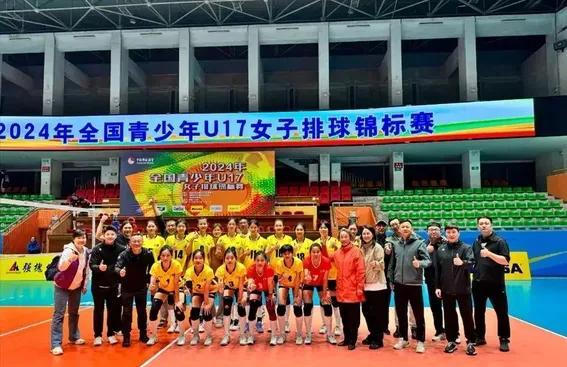 华体会数据中心-U19全锦赛杨舒茗受伤，但上海女排有奇兵！左手主攻太出色