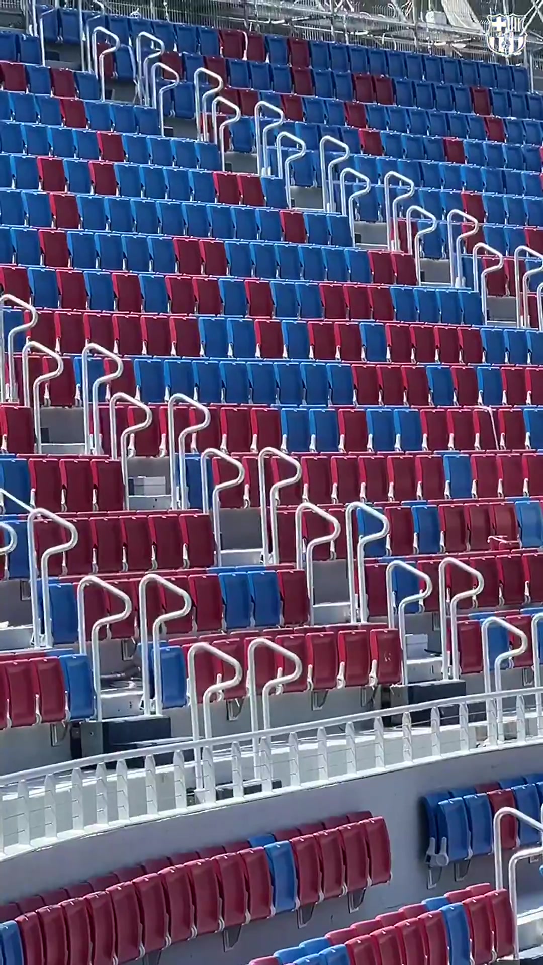 巴萨社媒晒诺坎普球场现场视频：没有比家更好的地方🥹🏟️