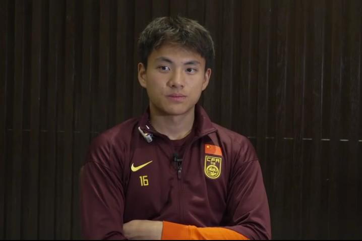 华体会官方入口-李昊：成功需一步步脚踏实地，指挥防线是门将的本职工作