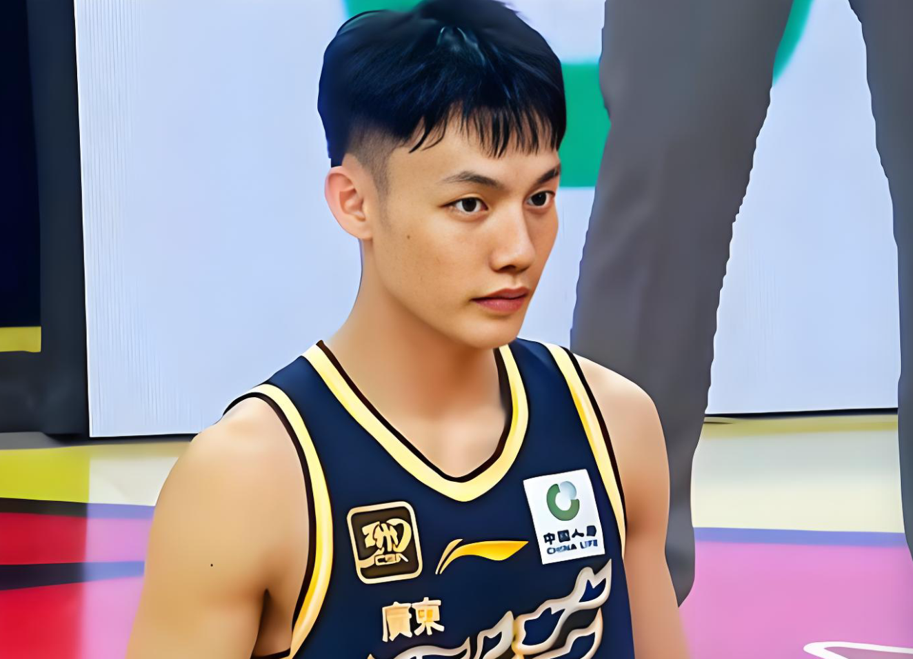 华体会数据中心-不是胡明轩，也不是徐杰！广东队输40分，有一人要负主要责任