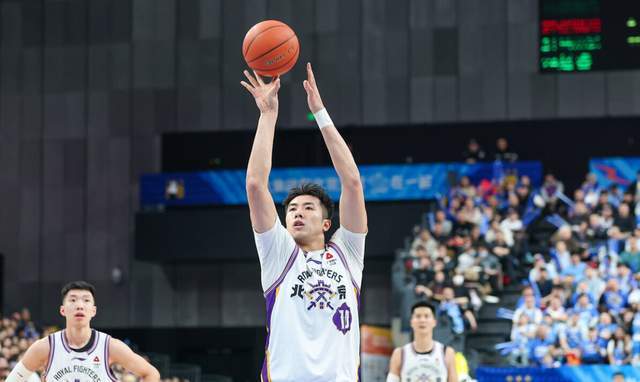 华体会数据中心-轰21+15又砍27+11！争议内线打成北控第一核心，闵鹿蕾没看错人