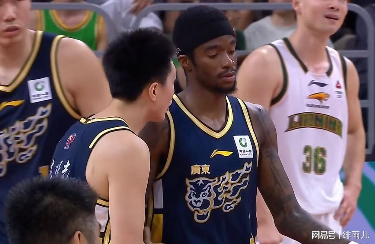 华体会官方入口-三大国手“逼宫”杜锋？广东主场惨败辽宁男篮，宏远老板提前离场
